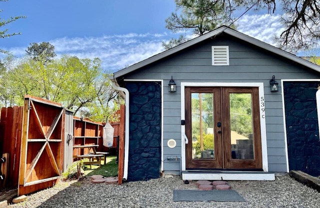 The Modern Blue - Walk to Downtown Prescott!