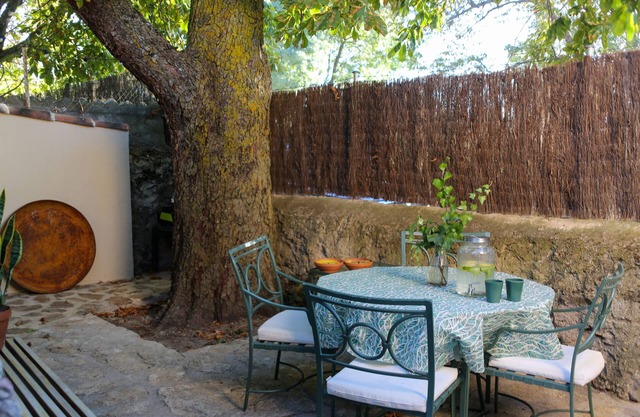 The nonsense, full-use housing of Alex's houses