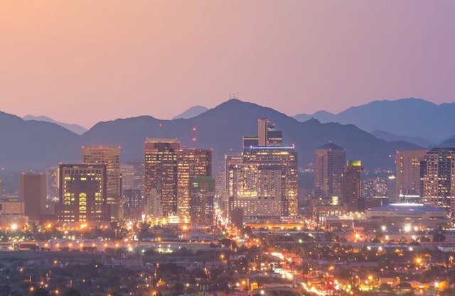 The Oasis+Pool & Spa Minutes to Downtown