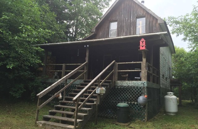 The Old School House Lodge - Just Steps away from the Inside Passage