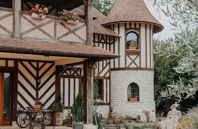 The Olivier Manor