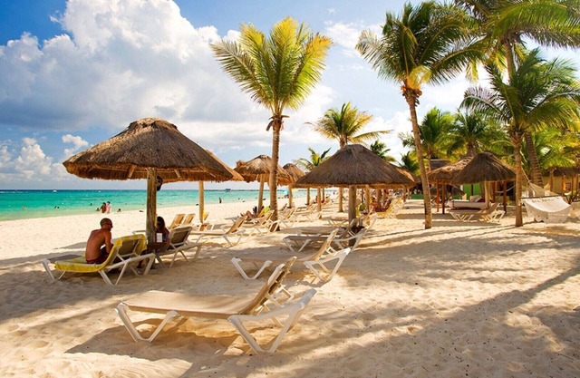 The One Bedroom Deluxxe features one bedroom with a king-size bed and in-room TV