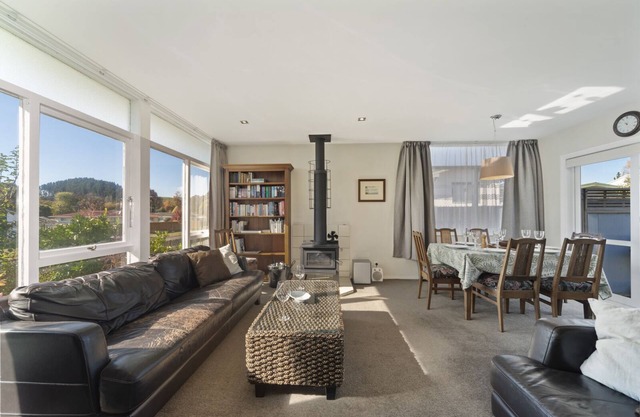 The Orchard House - Turangi Holiday Home