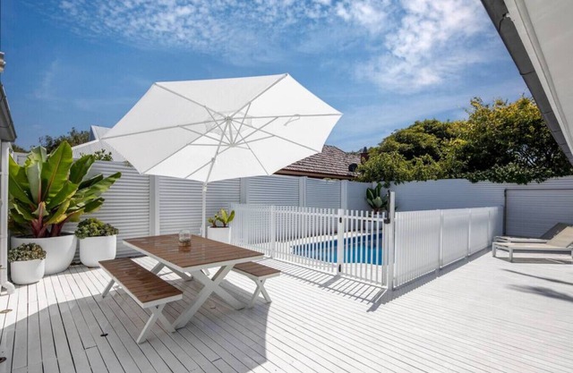 THE OSLO on Broadway with Pool - Villa 1