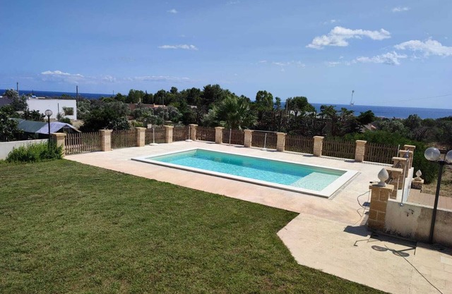 The Paradise Room - Villa with pool with hydro 3 minutes from the beaches.