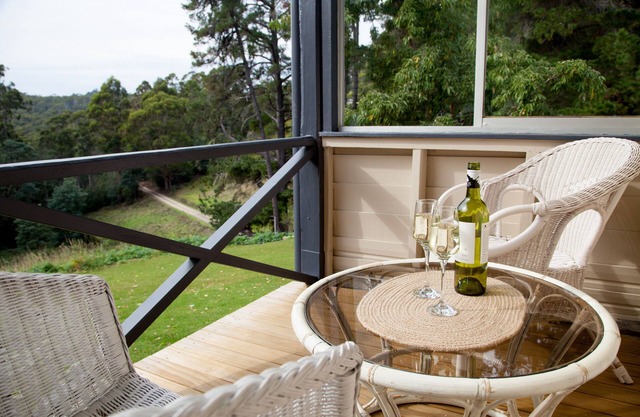 The Pear Cottage - unwind and recharge or explore the Tasman Peninsula