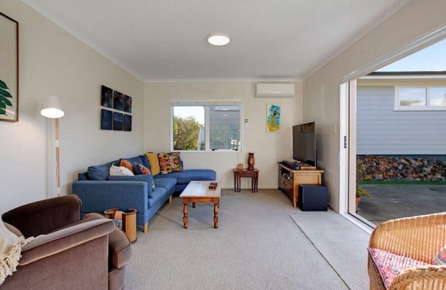 The Peninsula Riverside Abode with Garden Views