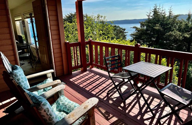 The Peregrine Suite - Comfort and Luxury in the Heart of Kodiak