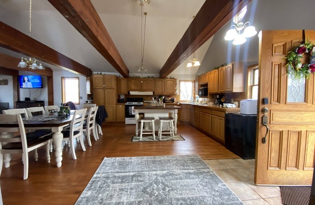 The Perfect Platte River Getaway & Sandhill Crane Viewing