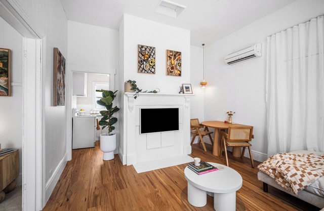 The Piccolo Cottage a beautifully restored 1920s cottage nestled in North Hobart