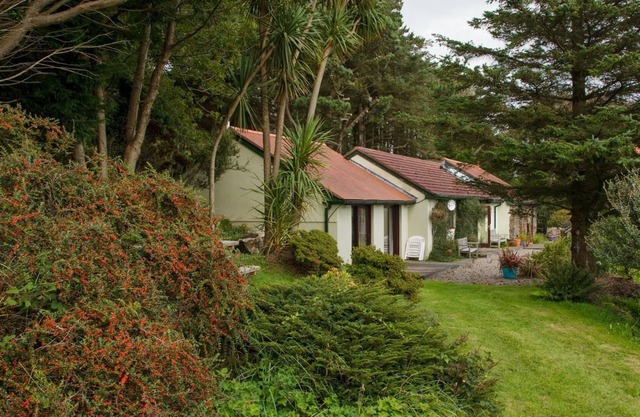 The Pines - a holiday cottage that sleeps 4 guests in 2 bedrooms