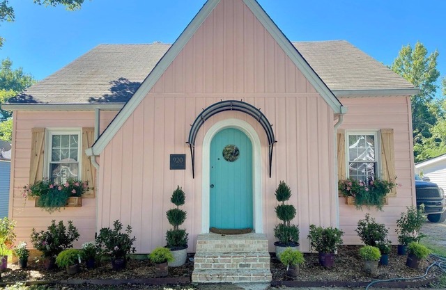 The PINK HOUSE in Downtown Clarksville