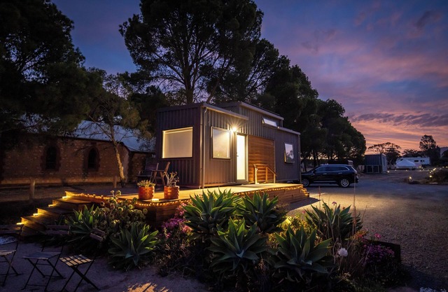 The Pink Lake Tiny House - 'Peony' - Lake Bumbunga (Lochiel)