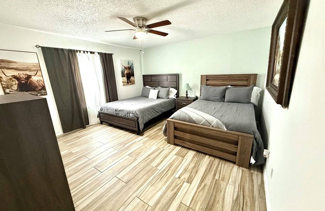 The Play & Stay Escape-Charming 2-bedroom apartment in the heart of San Antonio.