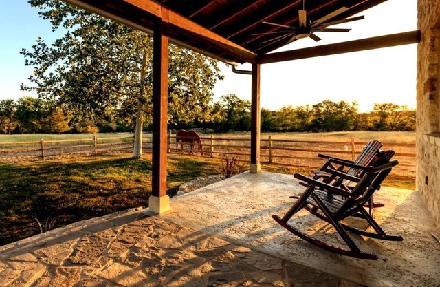 The Ranch House for 2 @ TimberRose Ranch hot tub