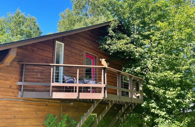 The Raven Lodge in Abbott Loop