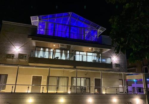 The Retreat-Glasshouse bungalow