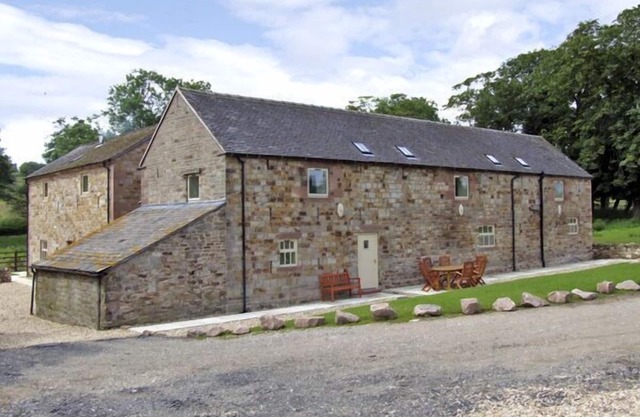 THE RINDLE, family friendly, character holiday cottage in Meerbrook
