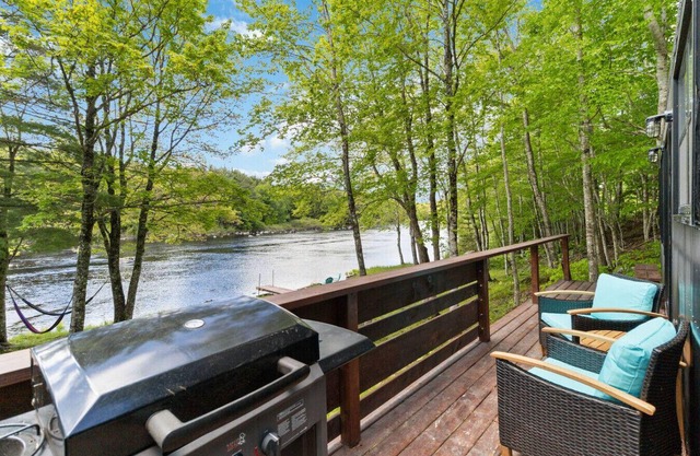 The River Shack with Sauna