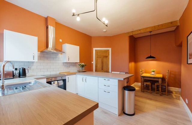 The Riverside Apartment (free parking)