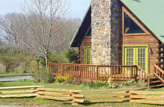 The Robin a sweet cabin at Pipestem Place