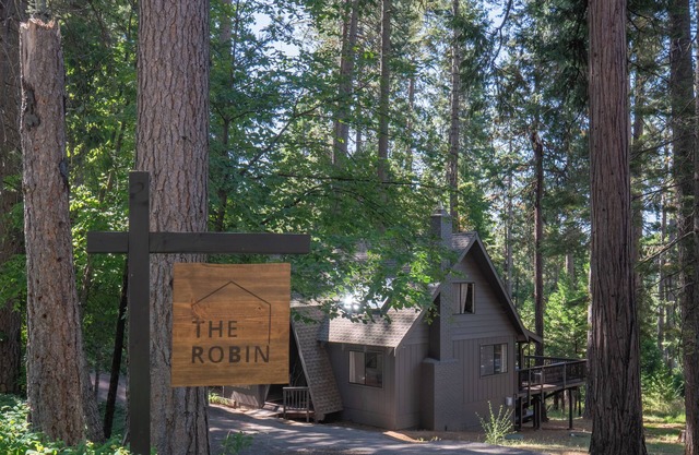 The Robin: BLS Lake Access, Hot Tub, Curated Luxury Design, & Kids Game Room