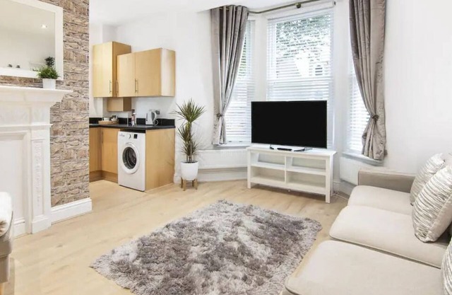 The Roost Group - 2 Bedrooms - Apartment #2