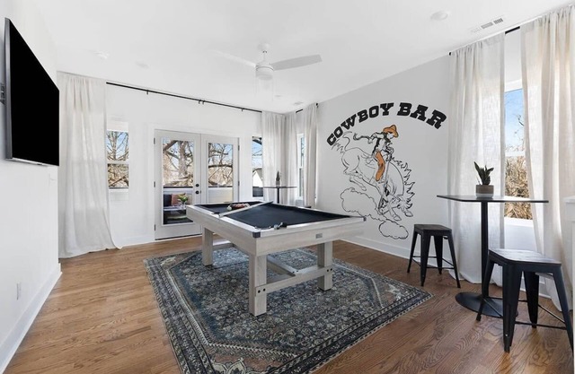 The Rosemary – Pool Table & Central Location