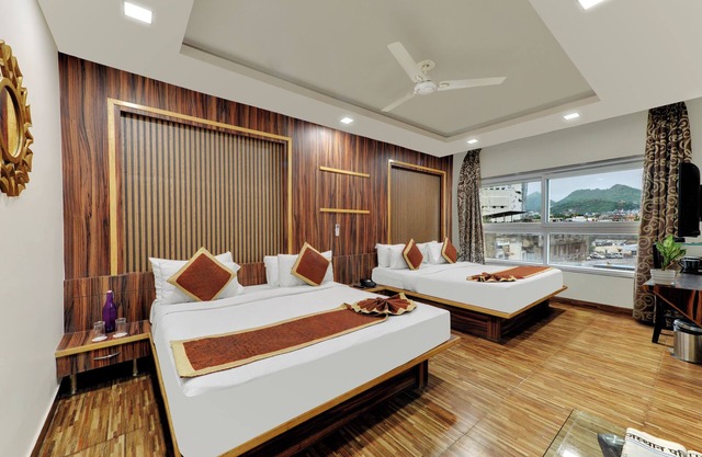 The Royal Melange Beacon