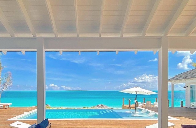 The Sandbar Luxury Oceanfront Home, 5 Bedroom 5 Bath, Infinity Pool/Hot Tub
