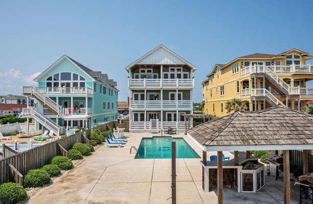 The Sandbox: Oceanfront, private pool, hot tub, rec & theater rooms, elevator!