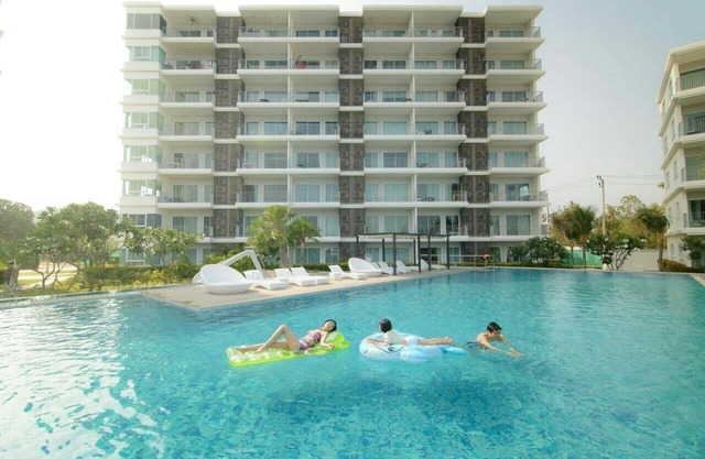 The sea condo, Dolphin bay, Praunburi
