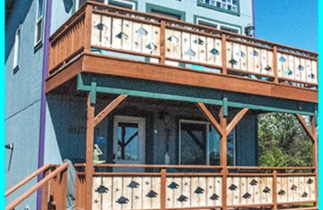 THE SEA SHANTY - A HOMER SEASIDE COTTAGE