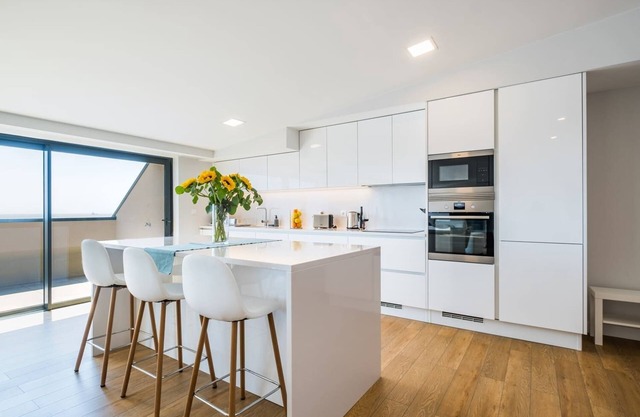 The Shoreline 4 by Portugal Portfolio