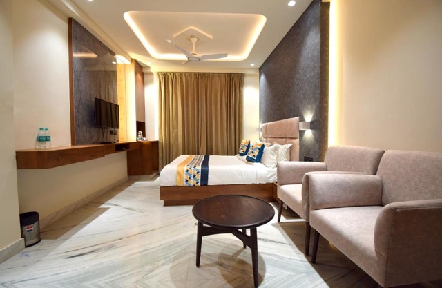 The Sky Imperial Hotel Sugam - 10 Meters from Shrinathji Temple