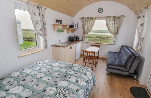 The Snuggly Sheep Shepherd Hut Campview Farm Stay