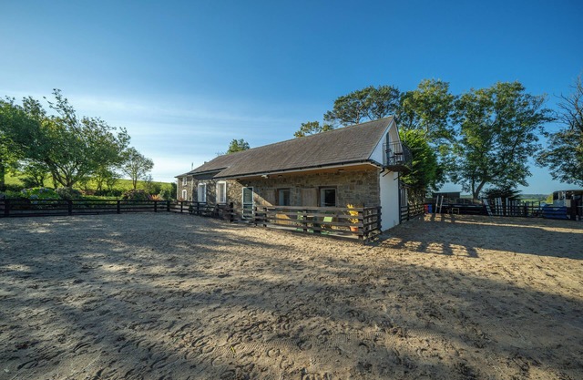 The Stable, Enchanting studio with WiFi in picturesque Kinsale