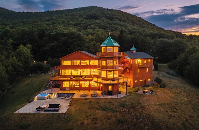The Summit House - Private Upstate Estate with Unmatched Mountain Views