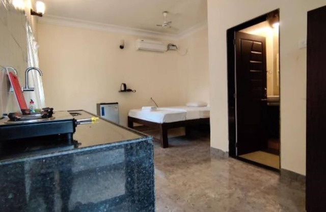 The Sun - Double Room with Balcony