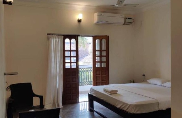 The Sun - Studio with Balcony