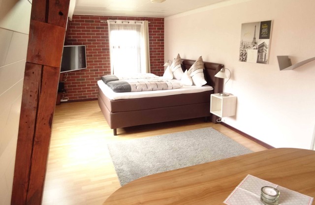 The Sunrise - Guest Room & Apartment