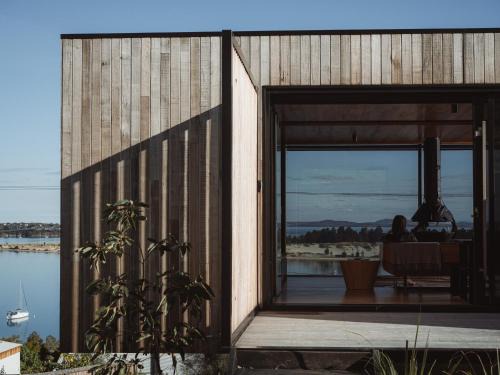 The Tailored Pod - A Compact Oasis