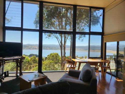 The Tamar Ridge Lookout 2BR 2Bath Suite