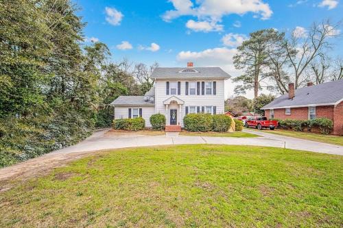 The Terry Sanford Guest House Apt A