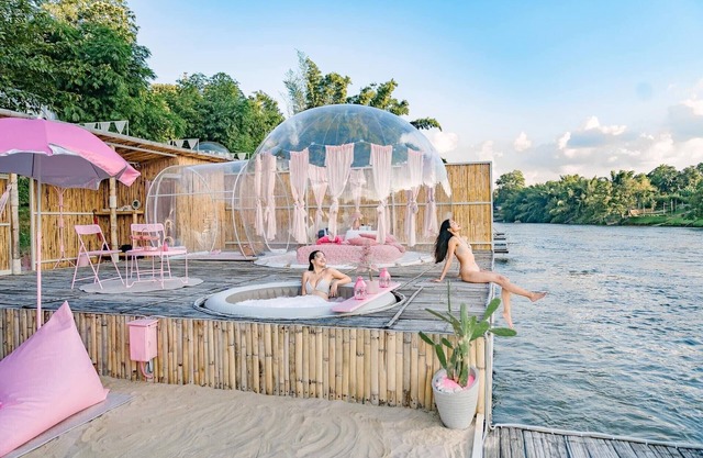 The Three Bubble Houses