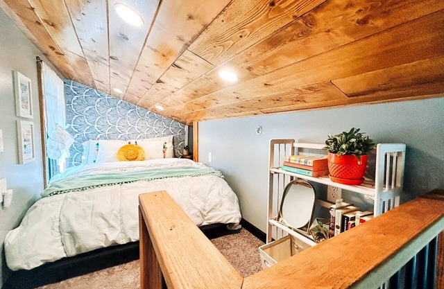 The Tiny House @ Deep Creek Lake - centrally located to everything Deep Creek