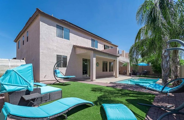 The Tranquil Retreat Heated Pool/HotTub/Sauna/BBQ