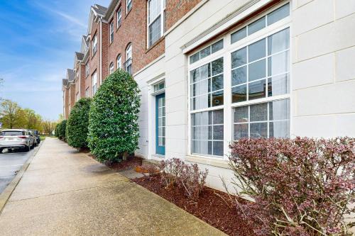 The Villages of Five Points - 17405 N Village Main Blvd