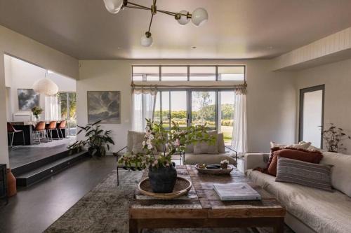 The Vineyard House - by Ghost Rock Wines