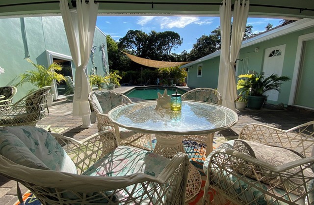 The West Wing Bungalow with Saltwater Pool